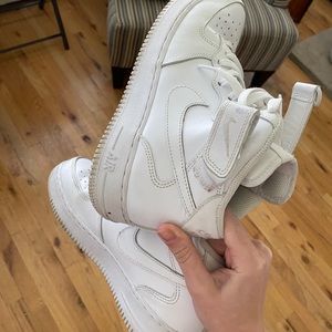 Air Force mids woman’s 10